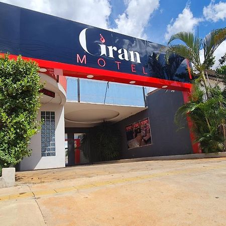 Gran Motel Gyn กัวยาเนีย ภายนอก รูปภาพ
