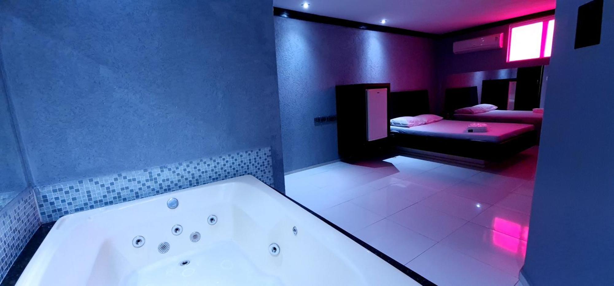 Gran Motel Gyn กัวยาเนีย ภายนอก รูปภาพ